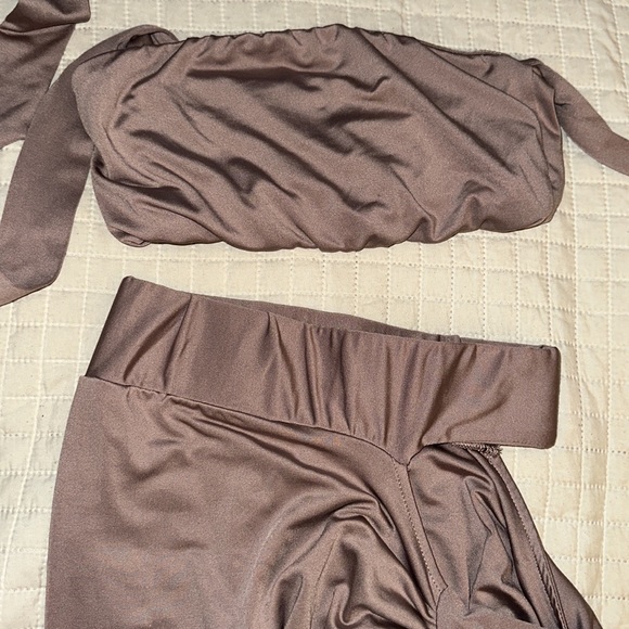 Two piece set - Picture 4 of 5